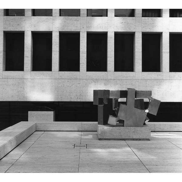 Alrededor del vacío V [Around the Void V] at the World Bank, Washington