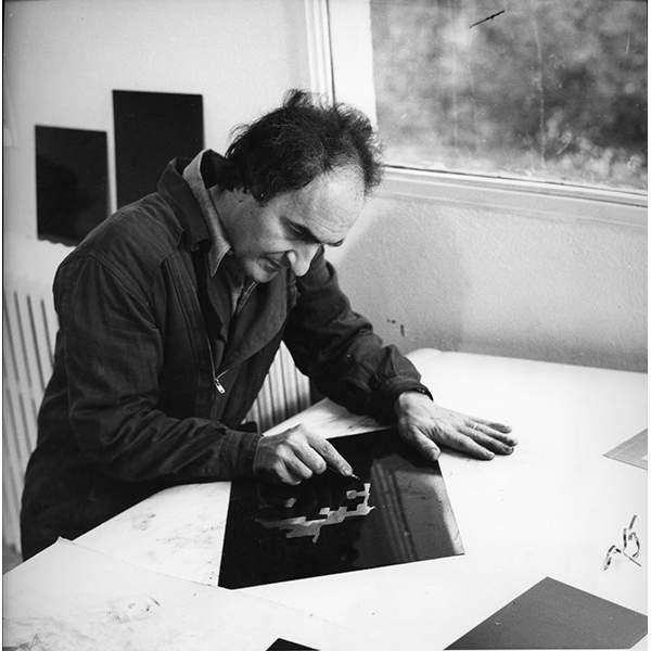 Chillida working on the Atzapar [Claw] etching at the Fondation Maeght, Saint-Paul-de-Vence