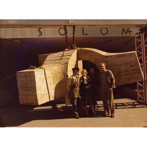 Eusebio Sempere, Pilar, José A. Fernández Ordoñez, and Chillida in front of Lugar de Encuentros IV [Meeting Place VI] at the Solomon R. Guggenheim Museum, New York