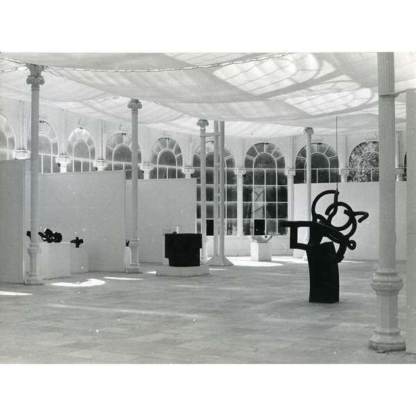 Installation view of the anthological exhibition held at the Palacio de Cristal de Madrid