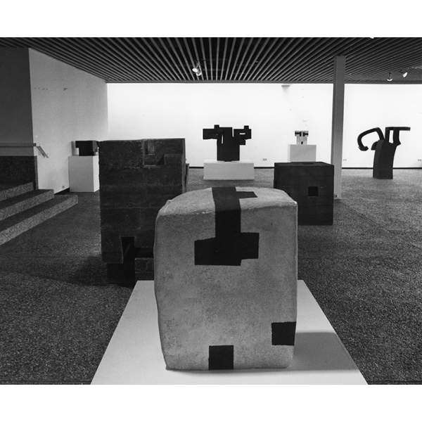 Installation view of the exhibition Skulpturen at the Kestner-Gesellschaft, Hannover
