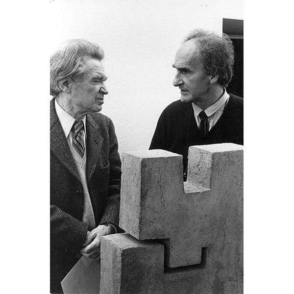 Chillida and Emil Cioran in the book presentation at the Erker-Presse, San Galo
