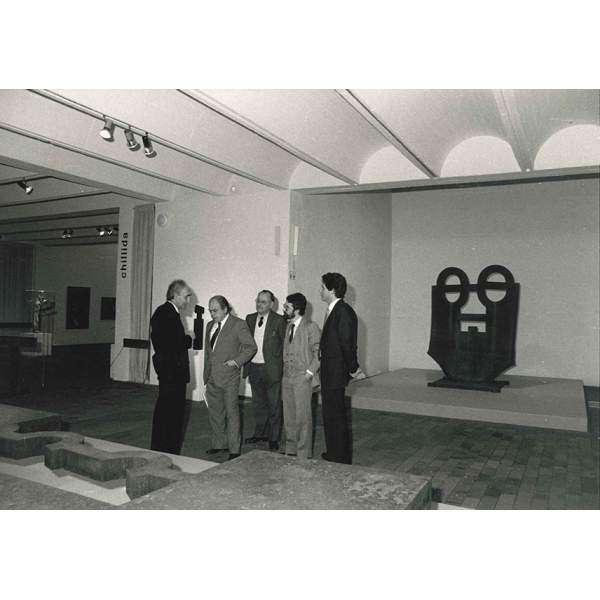 Chillida with Jordi Pujol in the exhibition at the Fundació Joan Miró in Barcelona