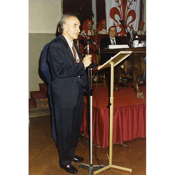 In the award ceremony of the Premio Lorenzo il Magnifico in Florence