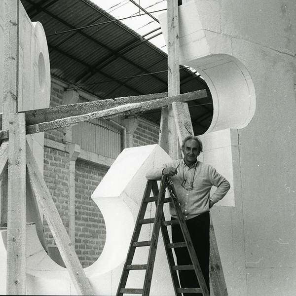 Chillida during the construction of Gure aitaren etxea [Our Father's House] in. Guernica