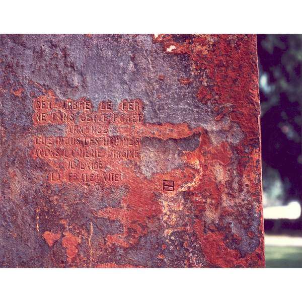 Detail of the text engraved in Zuhaitz [Tree]